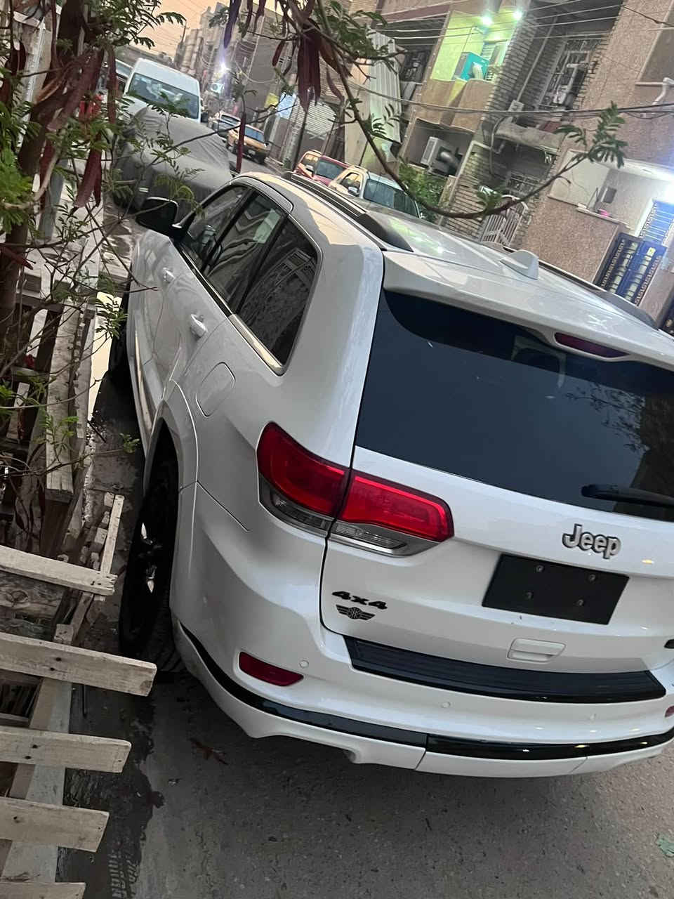 جيب سومات
موديل 20مرمزه 22 
مدفوع كمرك 
شرط 
السياره موصفاتها معروفه 
مكينه 8 سلندر 
بيها صبغ حزام بدون تكم وقناره اثر شخوط 
السعر 155 وبيها مجال ***********
