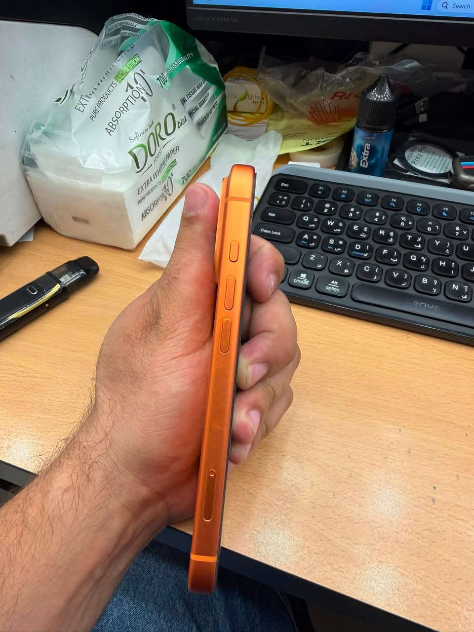 السلام عليكم 
Iphone 17 pro فقط
عربي وكالة 
ذاكرة : 256
بطاريه :100
عدد دورات الشحن : 2 قابل للزيادة
خالي من الخدوش استخدام جدا قليل 
نظافة : 100‎%‎
السعر : 1،675،000
بي مجال بسيط للتواصل خاص 
او واتساب ***********
