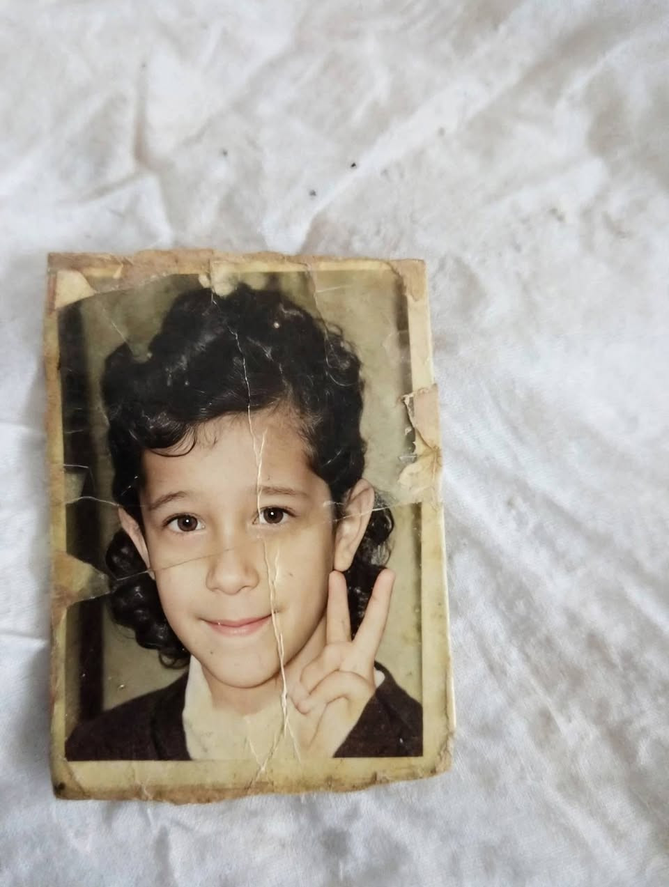سلام عليكم انه شغلي زخرفه وترتيب صور اي شخص عده صور يريد يرتبهن وضحات انه خادم مجاني  يدزلي خاص واي شي سوله صور 
عدكم شخص ميت اي شي
