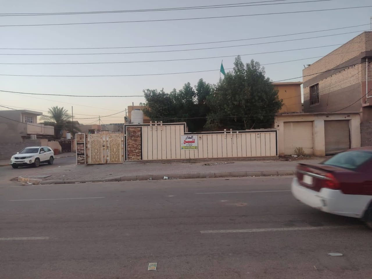 للبيع ٤٠٠ متر ركن شارع حكمت الرئيسي مقابيل المدرسه تاج الدين الاتصال *********** وتحياتي للجميع
