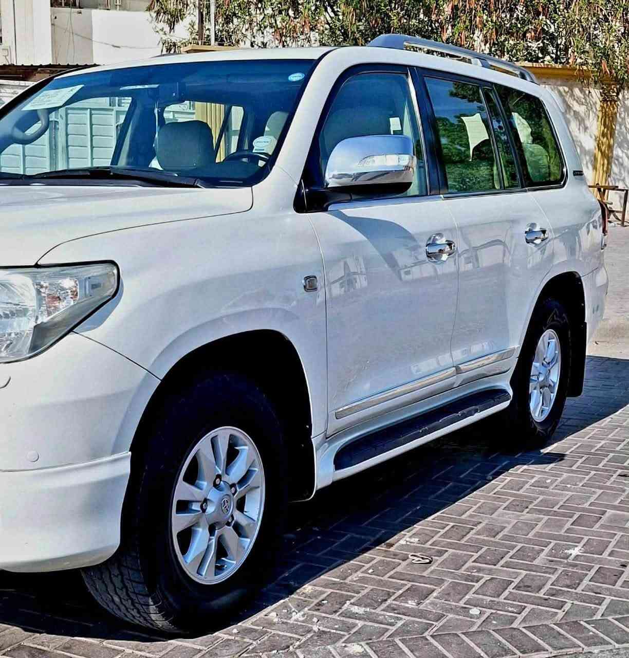 السلام عليكم تويوتا لاندكروز  ٢٠١١ ستينيه اصل تكمه وسنويه رقم سليمانيه  بسمنه تحول مباشر ماشيه ١٩٠ الف  مكفوله بدون صبغ بدون تبديل دعاميات فقط صبغ فول مواصفات كشن كهرباء ثلاث دكم بصمه تشغيل وبيبان تحكم استيرن فتحه سقف ثلاجه بالفرس كراسي جلد بقلاوة ثلاث قطع تبريد سبعه راكب حساس أمامي وخلفي كير مكينه شرط مامفتوحات صدر أمامي وخلفي جديد تبريد ثلج السعر  (  ٢٩٨   ) بيهه مجال الاتصال  *********** مكان بغداد
