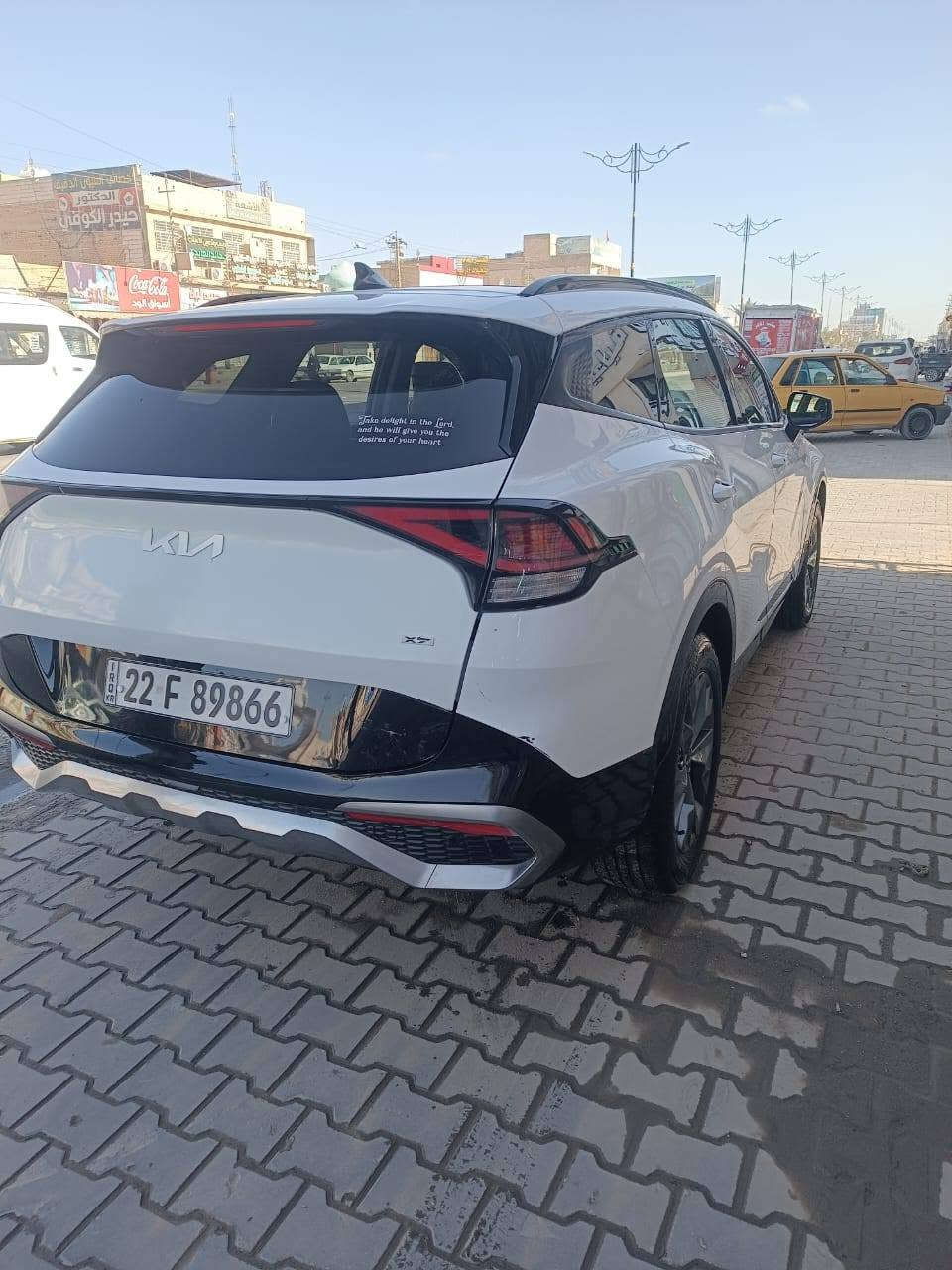 � للبيع كيا سبورتج موديل 2023
@إشارة 
▫️ اللون: أبيض
▫️ الرقم: أربيل
▫️ الموديل: 2023
▫️ الممشى: 40 ألف كم
▫️ السنوية: ما صاقطة
▫️ السيارة استخدام شخصي

المواصفات:
فول مواصفات
• سيارة نظيفة ومرتبة
• تشغيل وأداء ممتاز
• الممشى 40 ألف

صبغ/ملاحظات السيارة:
• الجنطة بيها صبغ شوية
• البونيت بيه صبغ بمقدار شبر تقريباً
• باب السائق بيه BDR
• باقي التفاصيل تُفحص من قبل المشتري

📌 السيارة موجودة للفحص، والبيع على الفح @إشارة
السعر 210$
المكان نجف
***********
