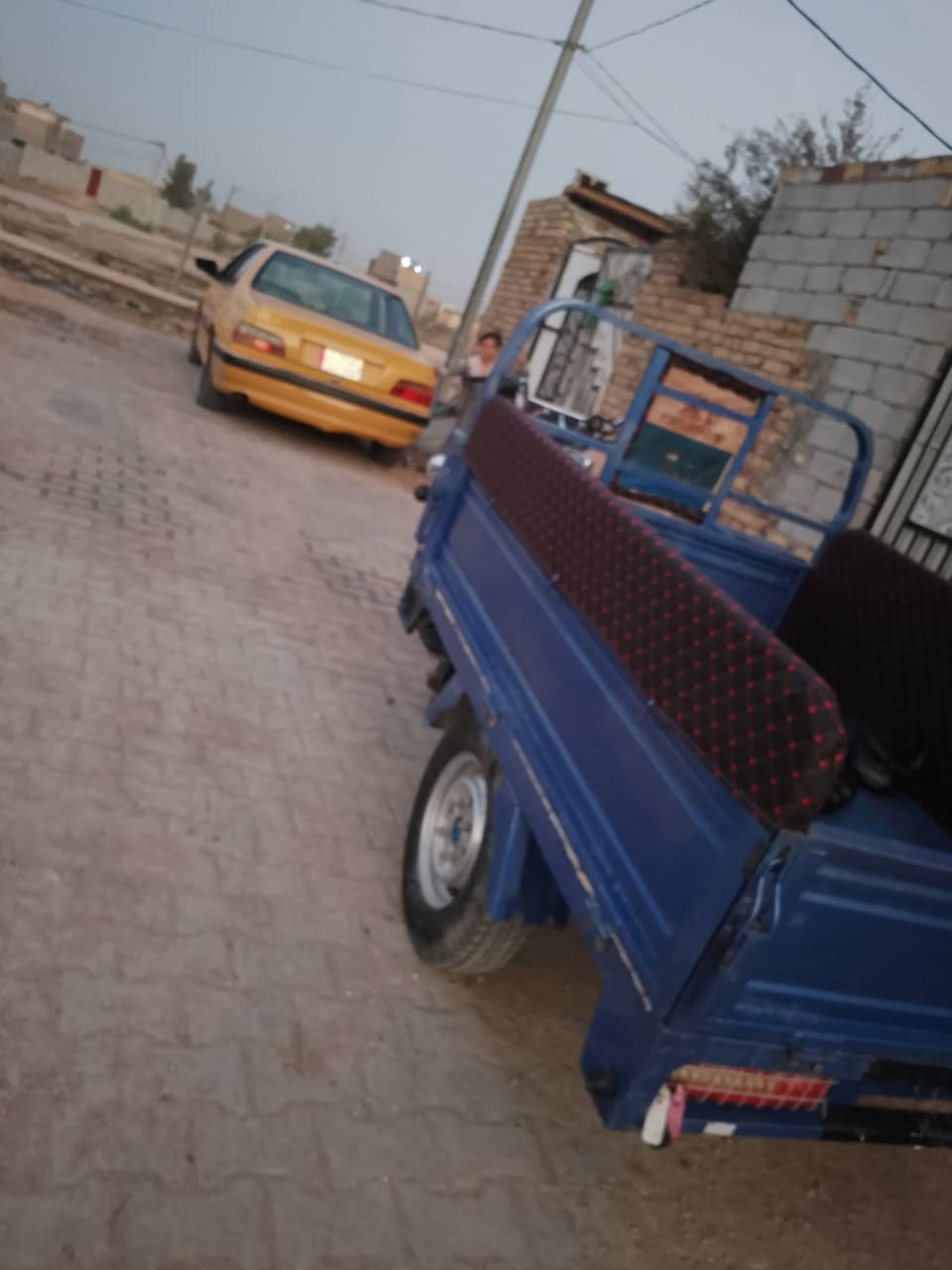 السلام عليكم 

ستوتة صقر موديل 23 طالعه ب24 اوراق مكاتبة نبيل جرد 

السعر 1900 قفل 

رقم الهاتف ***********

العنوان الديوانيه
