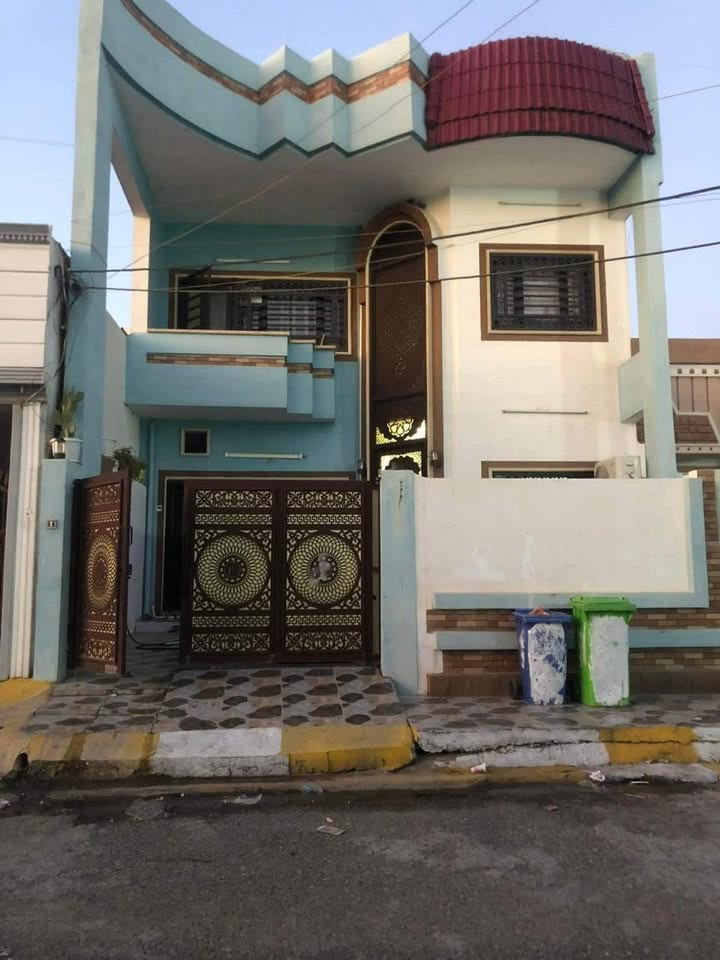 عقار للبيع مساحه 150 متر مربعحي عدن الظباط مقابل مدينة العاب سمايلاند
4غرف نوم 

مطبخ حار وبارد

هول واستقبال 

صحيات عدد 2 

للاستفسار يرجى الاتصال واتساب 

***********
