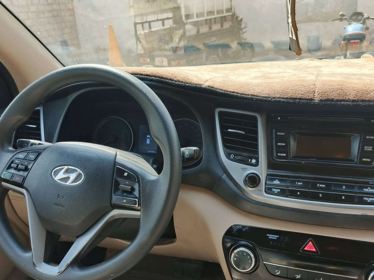 توكسان ٢٠١٦ كفاله بس لبنيد صبغ باردات ازغار مكانين القماره بيه حلوب قليل سونار موجود داخل المنشور تبريد ثلج كير محرك كفاله بسم شركه تريد وكاله تريد مداور ماشيه ١٣١ مكان النجف سعر ١٤٠ وبيه مجال ***********
