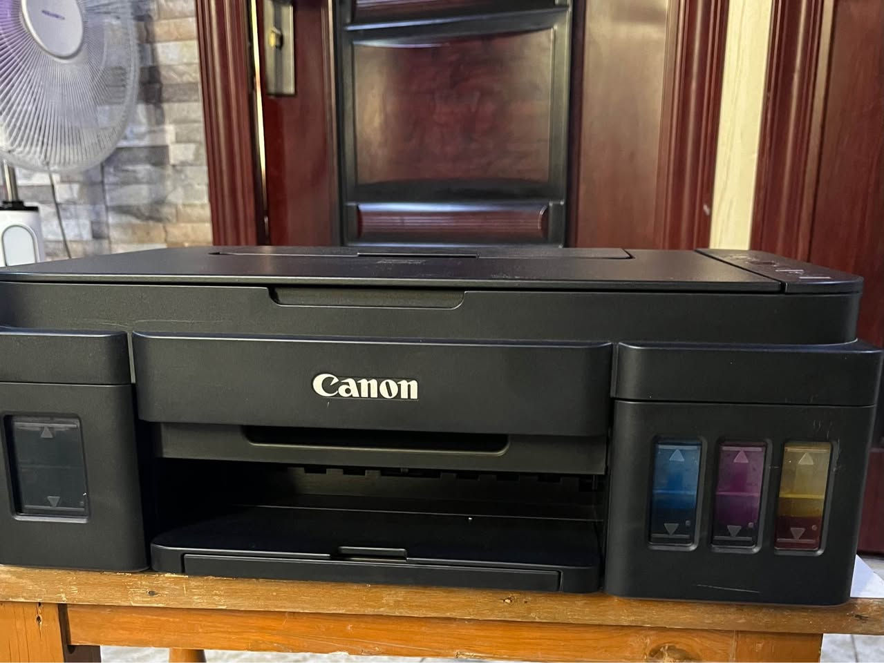 السلام عليكم ؛

من بعد اذن اصحاب الكروب المحترمون:

اعرض للبيع طابعه كانون  ؛

Canon G2411  

الطابعه قبل اكثر من سنه بقليل اشتريتها ب ١٣٥ دولار  وبعد الامتحانات وطبع الاسئلة تركتها لشهر او اكثر دون استخدام !!

وكانت النتيجه كما موضح في صورة ( Test) الالوان متقطعه على الرغم من وجود الحبر في الخزانات والاسود (فول) كما في الصور !!

ابيع الطابعه لعدم خبرتي في الطابعات وعدم وجود ضمان حقيقي في التعاملات التجاريه في العراق للاسف!!

المكان: حله/ حي الحسين

تلفون مع الواتس : ***********

السعر : ٨٠ الف دينار حلة, بابل
