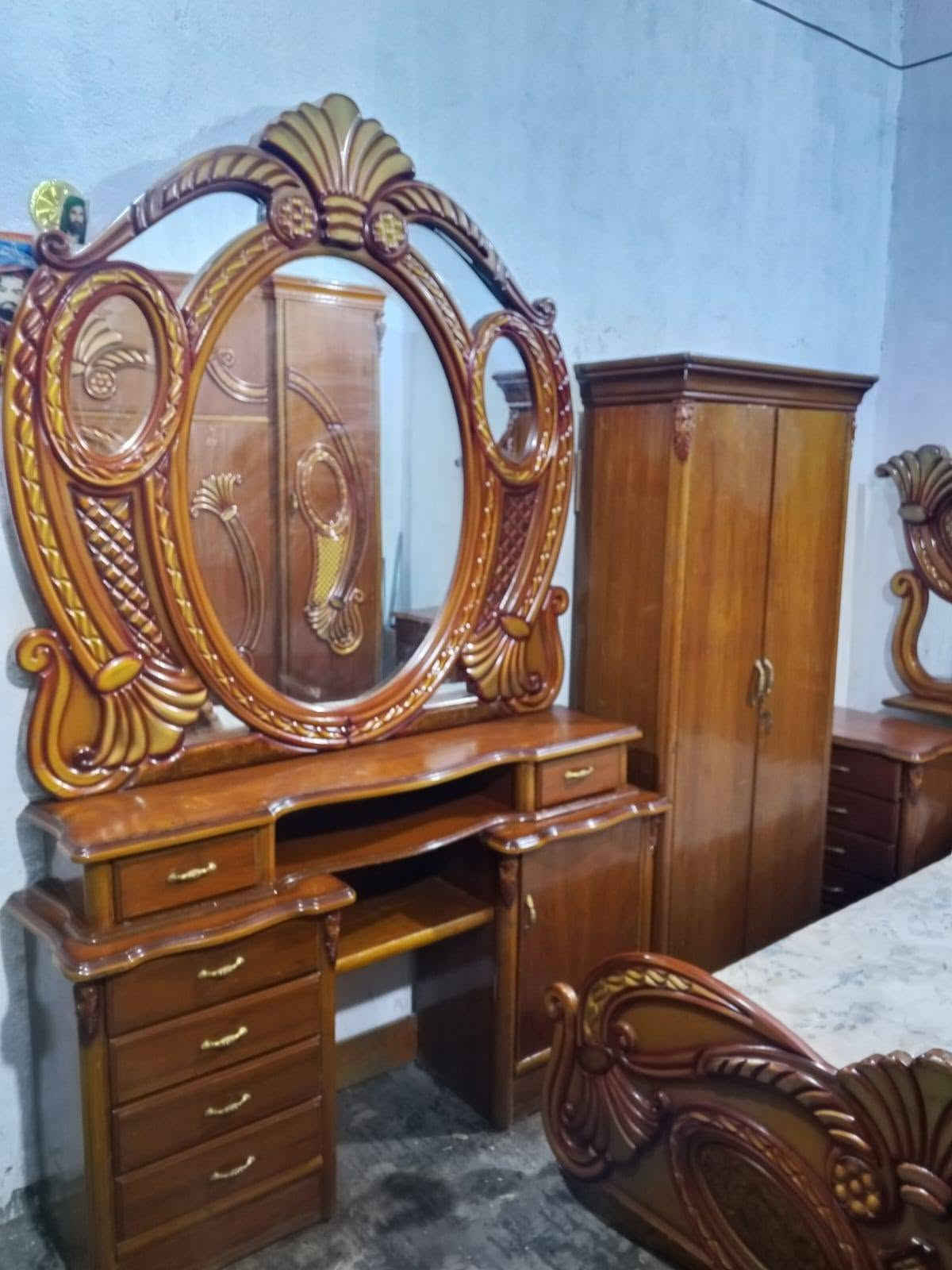 650غرفه ست ابواب مال عرسان صاج بغداد الحسينيه مال الراشديه وعندي توصيل ***********
