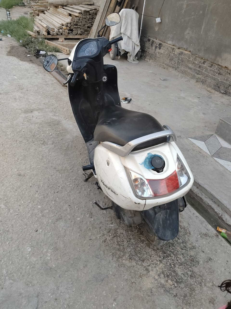 للبيع دراجه مامفتوحه. نوعهه هندي كلهه شغاله سلف هندر كهربائيات سعرها 650 وبيها مجال ***********
