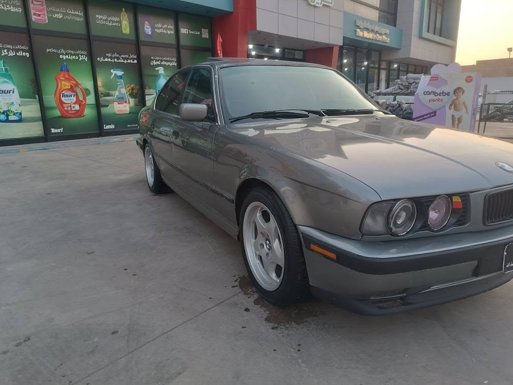 سە رە تا بە ناوی خوای گە ورە BMW
بۆفرۆشتن مۆدیل 1992 ئاڕم پلاستیکی هەولێر  520گێڕ عادی  بە تامی 25ئە ونە بە قوە تە گێڕو مە کینە بە شەرت تە قە و ڕە قە بە شە رت کامل کارە بای ئیش دە کات  موا سەفات سلایت و پێش پان و لایت ئە ڵقە  جوار تایە و ویلی لۆکی لە سە رە  سە یارە کە بی مە سرە فە ملی دۆستە  سعری 38 گە لا و کە میک مە جال ناو نیشان سە یسادق‌‌ ژم *********** السليمانية, العراق
