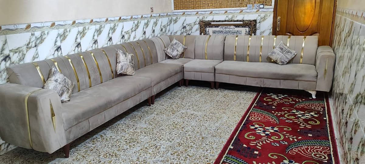 السلام عليكم طخم البيع نضيف ما بي اي ضرر لونه يخبل تركي  ولا بي شي جديد بعده نضيف مستعجل على البيع سعر200 وبي مجال عنوان ابو رمانه العوفيه يم حسينيه الرسول *********** عمارة, ميسان

