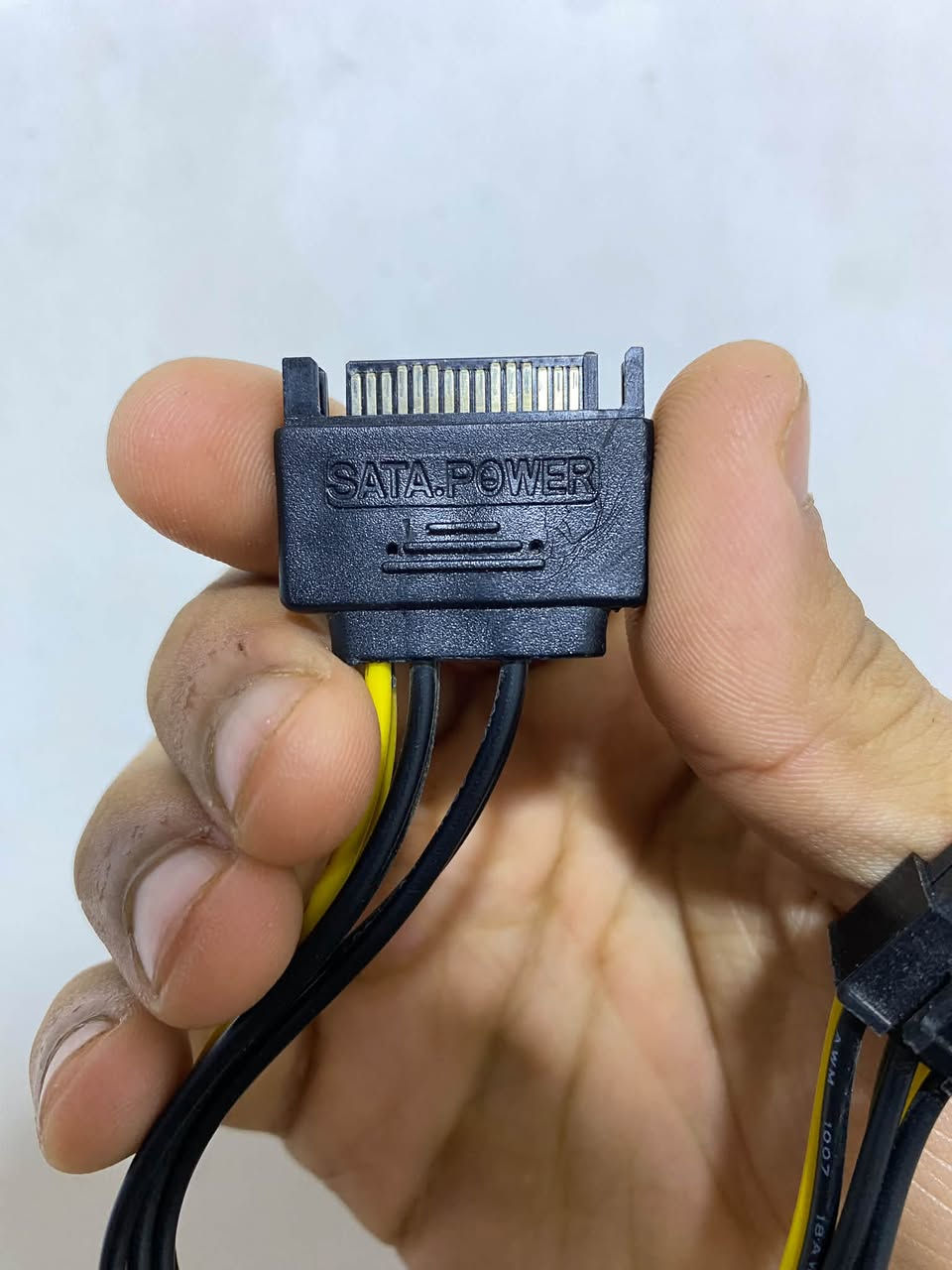 تحويلة SATA الى pin6 تحويلة مفيدة لتشغيل لكروت على باورات الي ما تدعم Pin6 ، للتواصل خاص او واتساب *********** السعر 10 الاف شامل التوصيل
