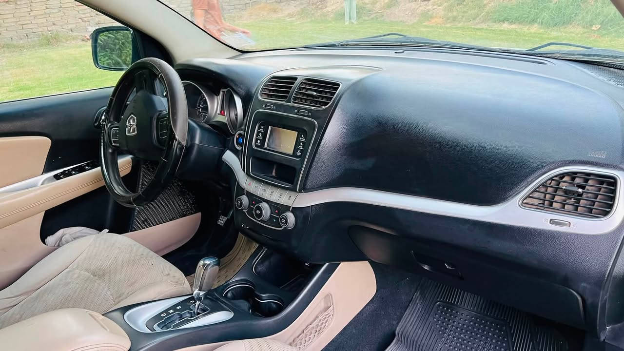 دوج جورني SXT
الموديل 2013 
المحرك 6 سلندر 3600
 السياره مكفوله من الصبغ والرش والحادث 
گير ومكينه وحداديه وتبريد كفاله
رقم بابل
السعر 120 وبيه مجال
للتواصل خاص او على عالرقم 
العنوان بابل / الحله
***********
