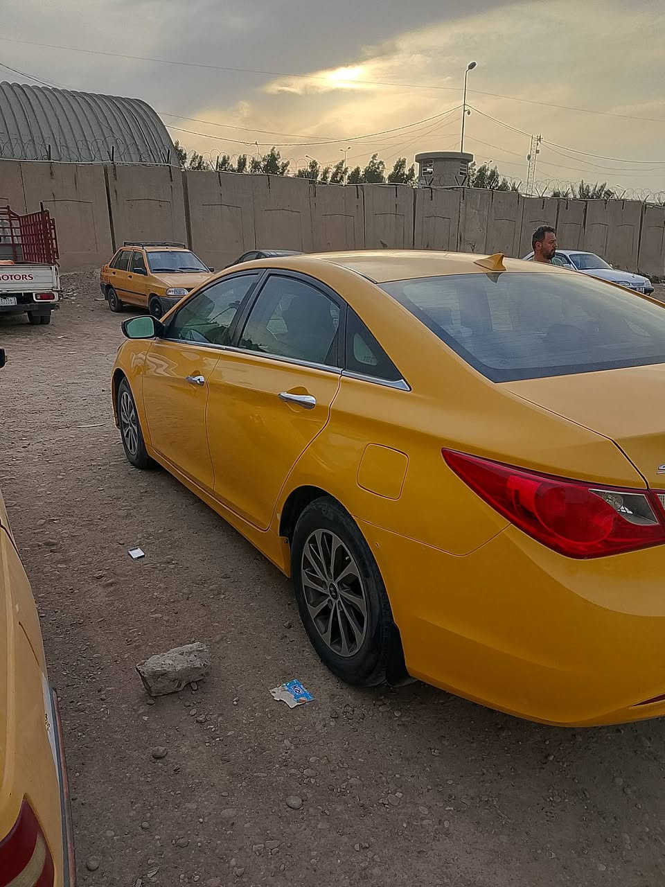 للبيع فقط سوناتا أمريكي 13 محرك 2400 جي دي آي رقم أنكليزي بابل أجره وارد أمريكي چاملغ أمامي وخلفي عكس السائق بدون دواخل رقمي  *********** بي  واتس آب
