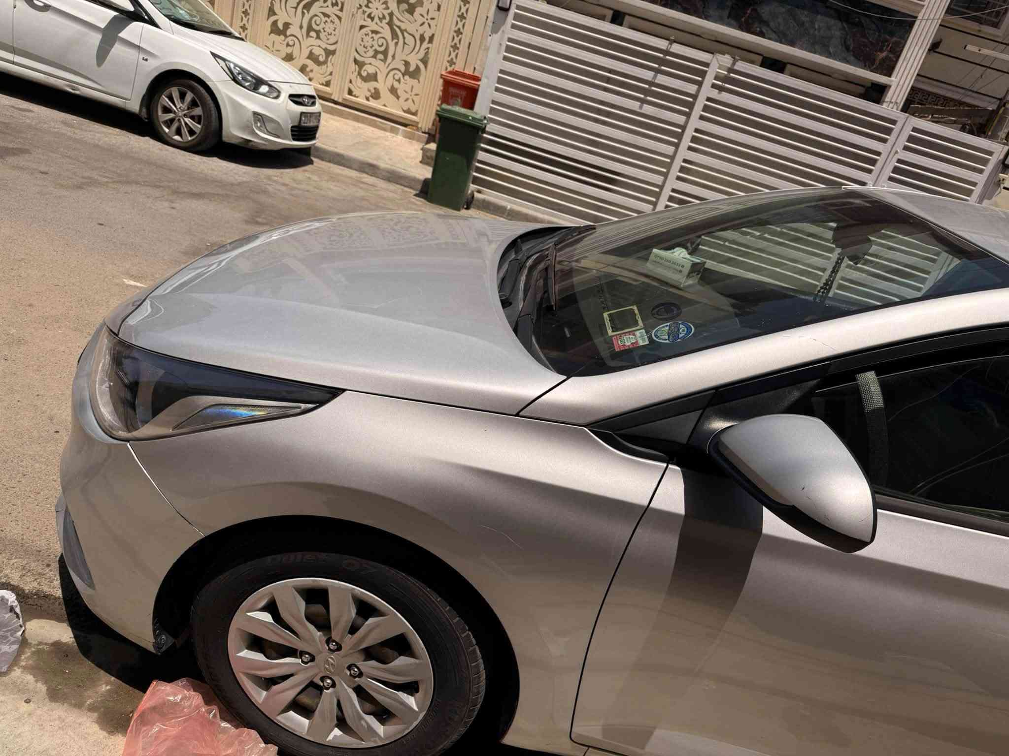 للبيع | هيونداي أكسنت 2019

✨ المواصفات:
✅ محرك 1600 سي سي
✅ جير أوتوماتيك مع تبديل يدوي (+ / −)
✅ ممشى أقل من 44 ألف ميل
✅ اقتصادية بالوقود
✅ تبريد بحالة ممتازة
✅ شاشة أندرويد مع بلوتوث
✅ كاميرا خلفية
✅ داش كام أمامية وخلفية هدية ويا السيارة
✅ تحكم من الستيرن
✅ مثبت سرعة
✅ سنتر لوك
✅ قفل أبواب أوتوماتيكي أثناء القيادة
✅ مقاعد مدرشمة جلد
✅ السيارة محافظين عليها واستخدامها نظيف

🟧ملاحظة مهمة // السيارة هزة وسنوية جديدة قيل كم شهر طلعتها والرقم بغداد. والارقام بشكلها الحديد مو القديم والسنوية باسم صاحب السيارة الحالي يعني كلشي جاهز💁🏼‍♀️

🔹 الضربة موضحة بالصور، والبيع بحالتها الحالية.

💰 السعر: 118 ورقة
📩 للاستفسار التواصل خاص او على الرقم التالي ***********
قابل للتفاوض بالمعقول، والبيع للجادين فقط
