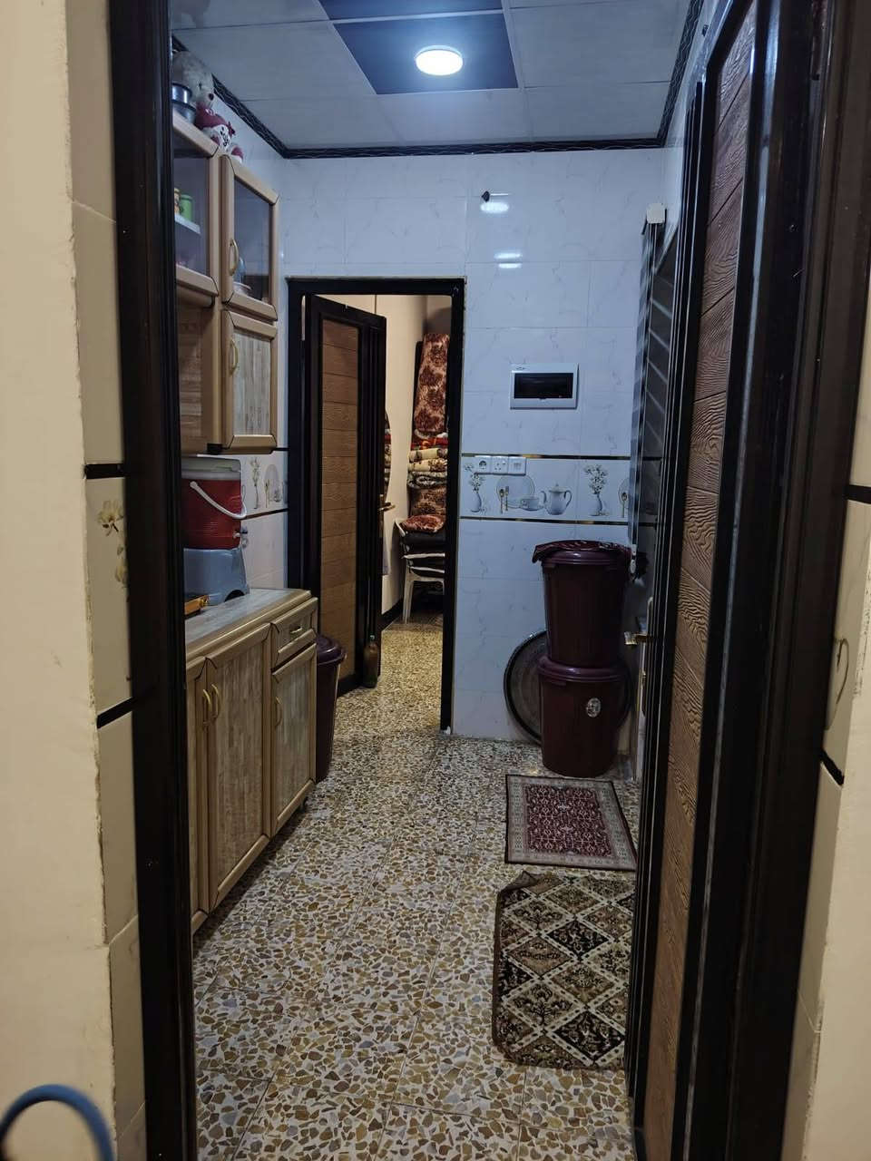 السلام عليكم يوجد بيت كامل العنوان امشيرفه الثانيه فرع واحد عن شارع 60 تجوز وصل بلدية خدمات ماي كهرباء المساحه 50 متر السعر 20 بي مجال قليل تواصل خاص او ***********///////####***********
