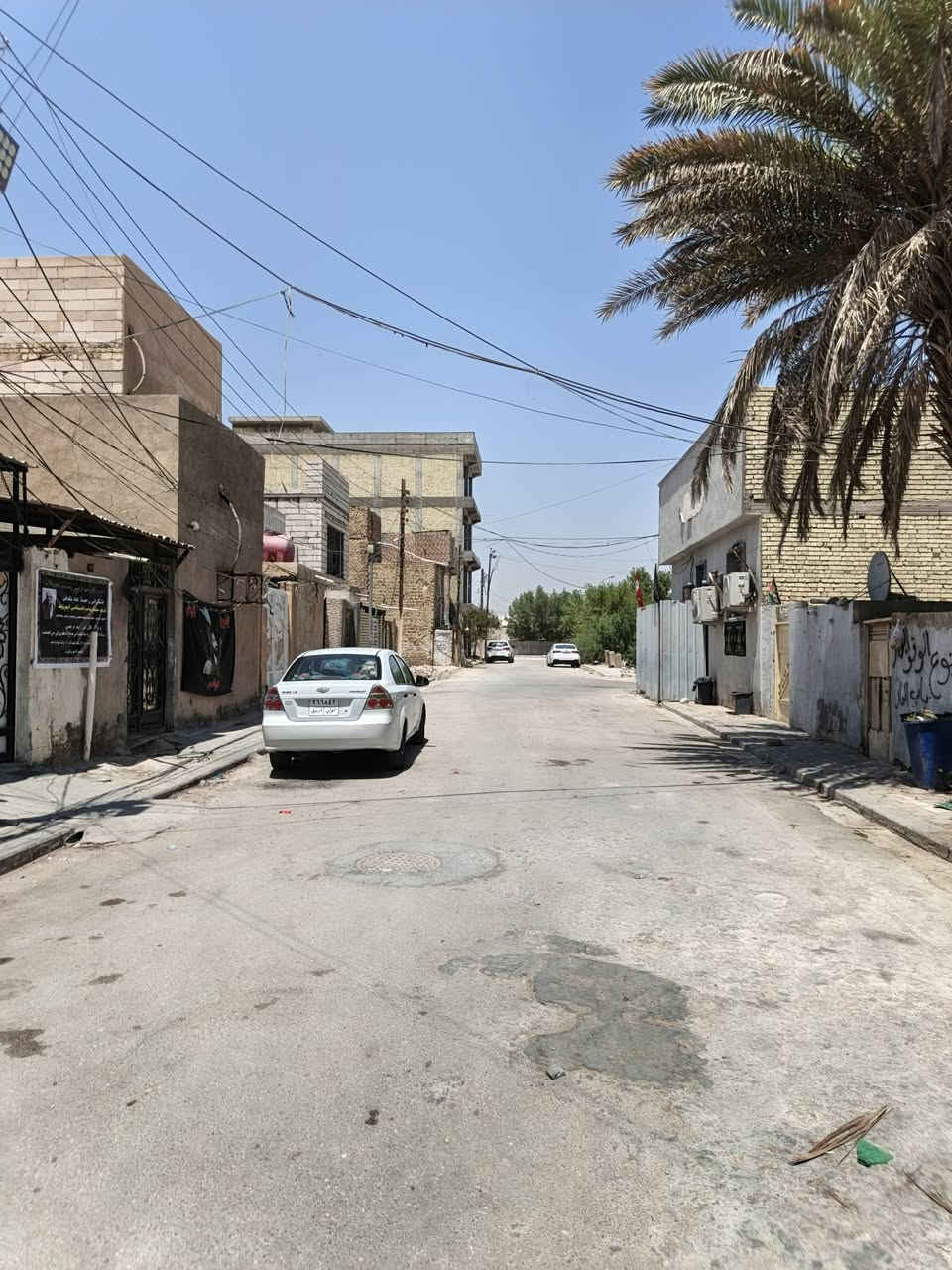 السلام عليكم دار ١٠٠ طابق ونصحي الوفاء قرب جوهره العرب غرفتين وصاله واستقبال ومطبخ ومجموعه صحيات
السعر ١٢٦ وبيه مجال 
للاستفسار مكتب بركات ام البنين ***********
