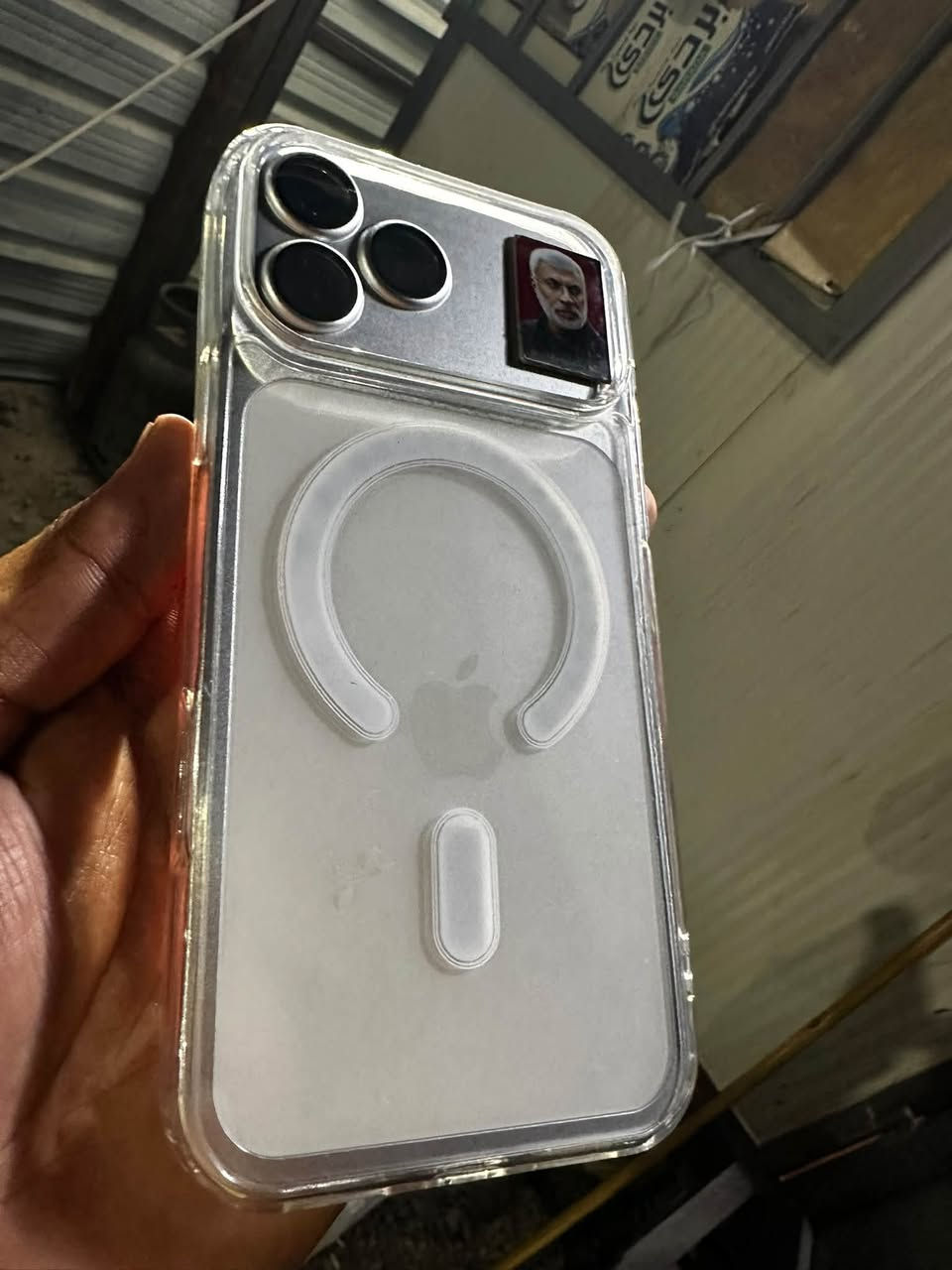 ///بلاشششش
390 ألف 
iPhone 13 pro max
ذاكرا 256 

نموذج M

بطاريه  79

***********
جهاز كله بلادي وشاشه اصليه اصليه اصليه 
تفاصيل داخل فيديو
