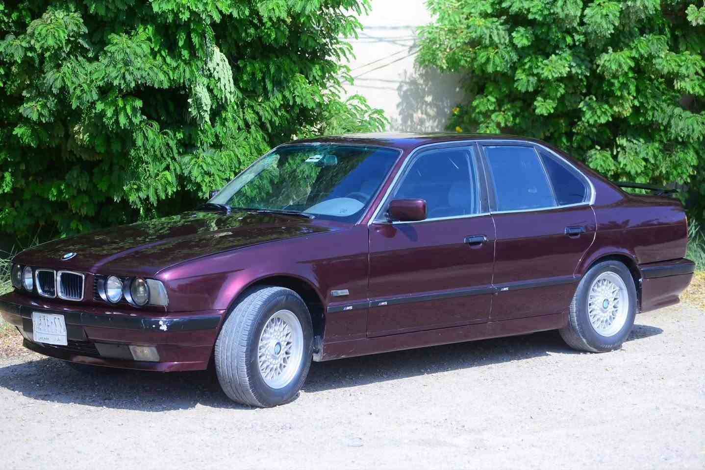 السلام. عليكم.
بيئم. 525 مسكر. عدل. 

موديل.  1991

صدر امامي. وخلفي. جديد. 
تخم تاير. جديد.  
تبريد. ثلج. 
السياره. جاهزه.  مصبوغه عام. للجماليه. فقط. 
رقم. بغداد.  مشروع. وطني. 
 السعر.  54 وبيه. مجال. 
العنوان.  بغداد 

رقم الهاتف. 
***********
***********
