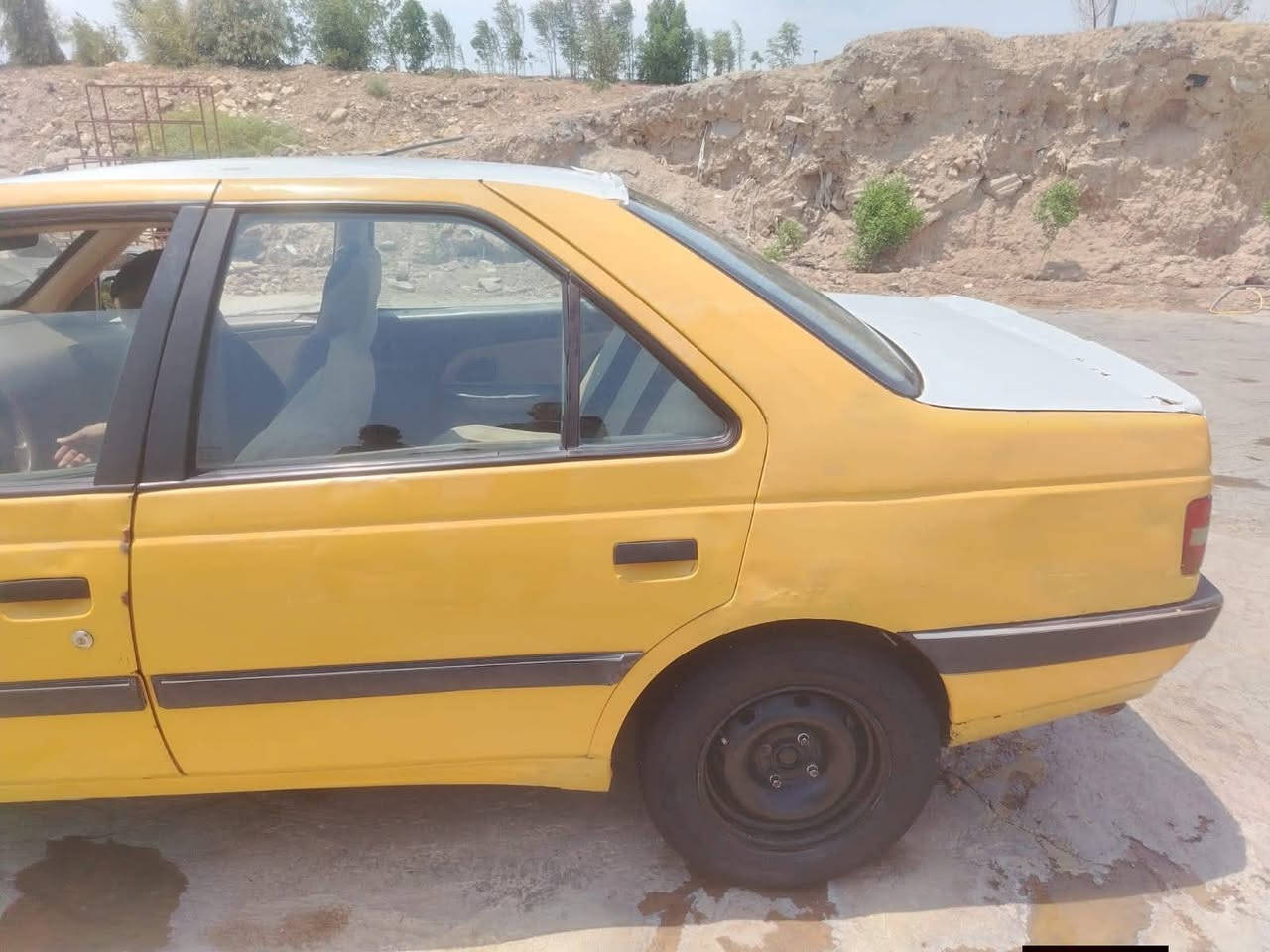 السلام عليكم بيجو 405 مكينه كير جدد تاير باتر كهربايات كلها شغاله مكان بابل صاحبها مواصله سعر ١٣ ***********
