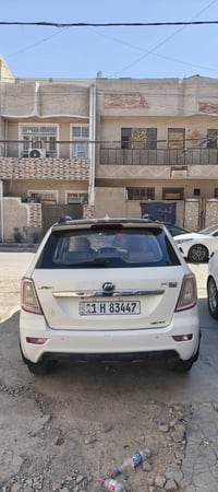 ليفان X60 • ٢٠١٢ • داخلية جلد