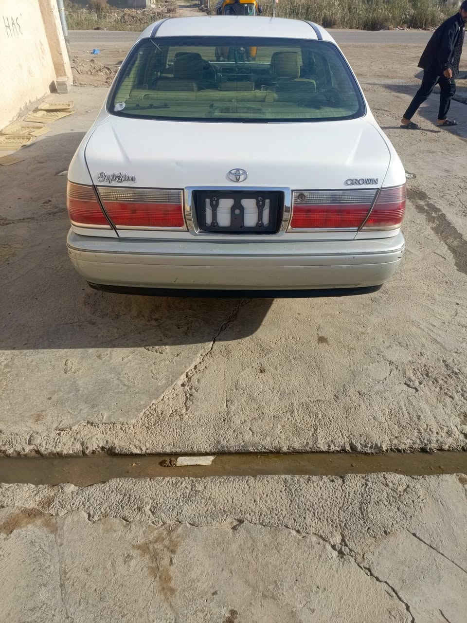 للبيع للبيع
سياره جنون ملكه 
موديل 2003
الون لولوي محزمه
مكينه ديفور الكببير
 حداديه وكير ومكينه
تخم تاير غرفه نظيفه
دكمتين كهربايات شغاله
تبريد شغال 
كشنات كهربائيه

دخول جديد 
المكان ناصريه غراف
السعر 28 وبيها مجال
الاتصال 
ع رقم ***********
