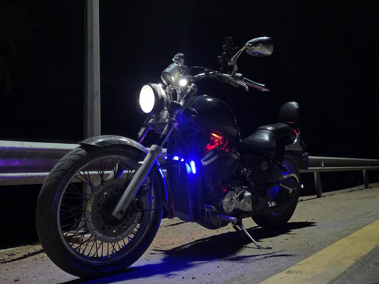 سلام عليكم شلونكم كباتن ❤️
شباب هوندا ستد 400cc دراجه حلوه و نضيفه و خير من الله 
الدراجه لا تنقيص لا تبخير ولا تأخير بالتشغيل بأي وقت شغل و لا حماوه 
بلكات ngk الأصليات دهن أحسن نوعيه 
الدراجه مبدل الها رنكات و الدراجه راجعه على وضع البلاد تخبل الدراجه ما بيها اي مشاكل 
الدراجه رقم و سنويه بأسمي رقم كوت بس تحويلها بأي مكان تتحول 
الدراجه مكانها نجف الدراجه نضيفه من كلشي وأي استفسار عليها بالخدمه❤️
***********
هذا رقمي 
راديها ب 15 و بيها مجال بسيط
