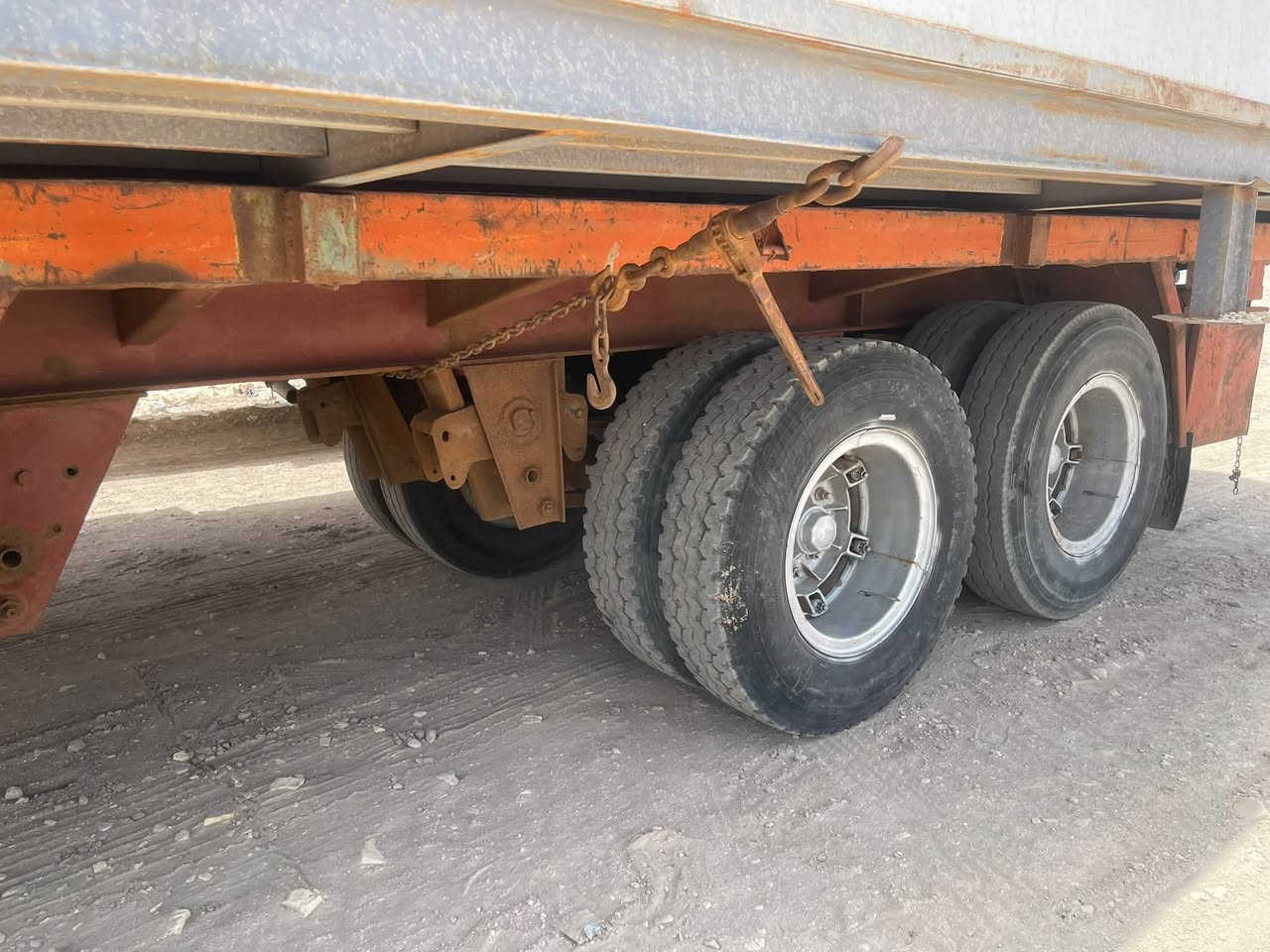 البي موديل 88 مربوط عربانه 3 دنانير  مكفوله مكينه وكير وشاصي عربانته مربوطه  عربانه حداديه رقم انبار مشروع وطني السعر 125 وبيه مجال رقم مبايل ***********

