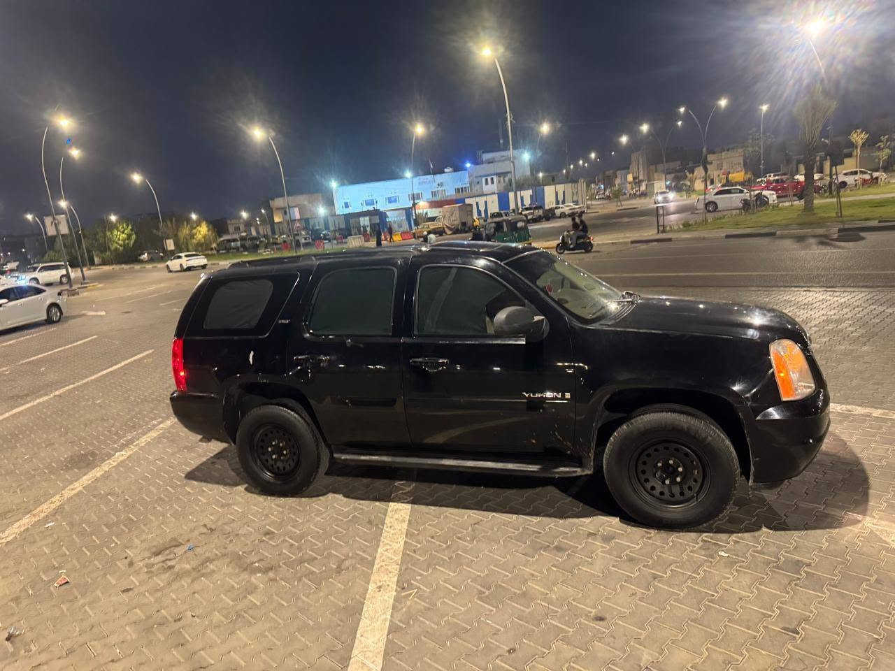 يوكن ٢٠١٣ اللون اسود سلايد روف فتحة كصه قمارة السيارة بالكارتون جديدة بمعنى الكلمه كلشي بيها كهربائي كشنات والباب الخلفي السيارة ويل بوليسي حدادة كارتون كير محرك كارتون السيارة اخت الزيرو المكان البصرة  للبيع السعر ٦٢ ورقه وبيها مجال ارقام وستويه اربيل ***********
