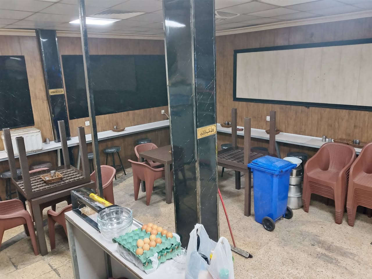 مطعم معروض للبيع عنوان باب المعظم ع شارع قرب الاقسام الداخليه يشتغل ريوگات وتمن ومرق ومشويات  تفاصيل اكثر ***********
