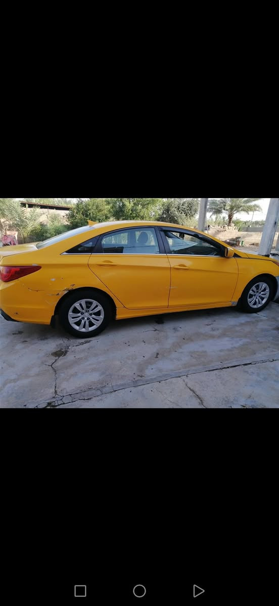 سياره للبيع سوناتا 2011 نضيفه للتواصل *********** السعر 90وبيها مجال للشراي

