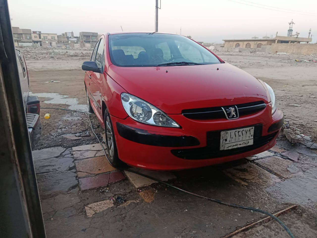 السلام عليكم للبيع بيجو فرنسي موديل 2005 سيارة جاهزه كير مكينة حداديه تبريد كله جاهزة مكفوله من الضربه بيه صبغ دوس اوقليل بل باب سيارة جاهزه السعر 42 مكانه حله الاتصال ***********
