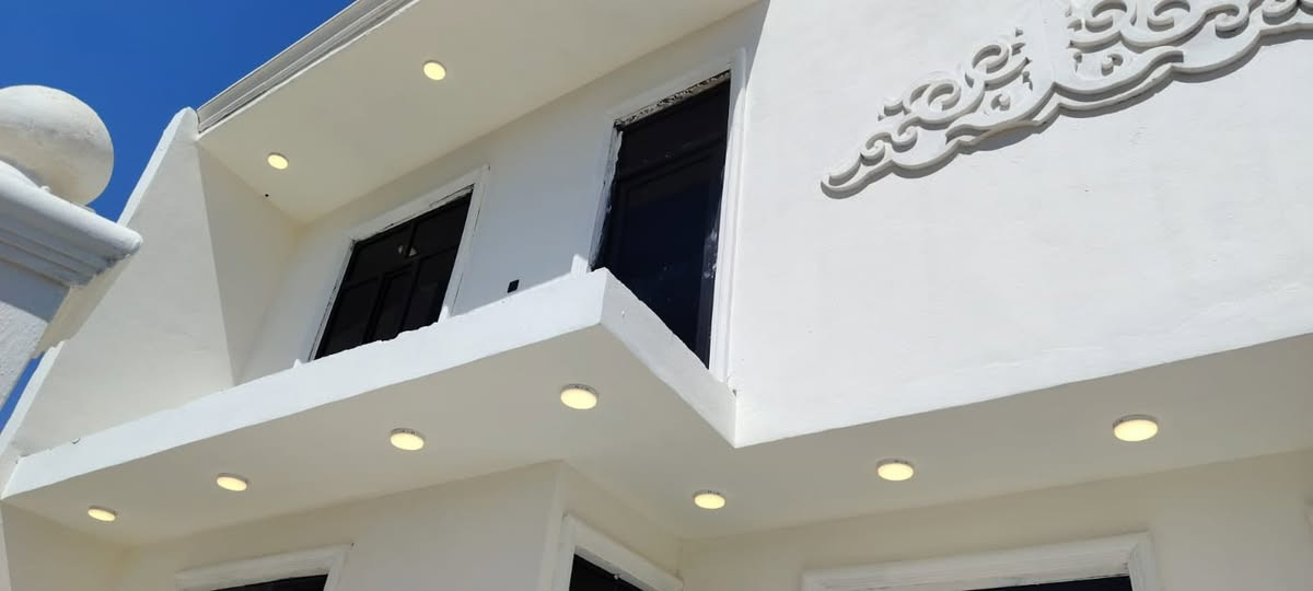 دار للبيع 🏠 مساحة 154 متر طابو زراعي تحويل مباشر العنوان شارع 40 الصوفية قرب (جامع المتقين)يحتوي على ثلاث غرف وصالة وديوانية + الطابق الثاني سويت كامل حمامات عدد 2 ومطبخ +كراج سيارة البيت بناء جديد 2026 السعر 75 مليون وقابل للتفاوض/للاستفسار الاتصال ***********
