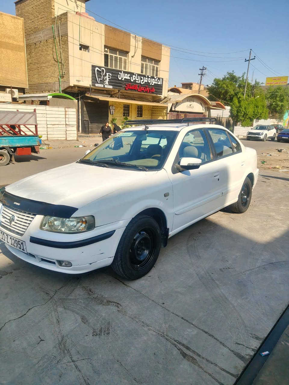السلام عليكم سمند سورن 2012 ما بيها لا صبغ ولا تبديل  فقط الكيجات واكفات مسوي كيج مال حماوه خارجي فقط 
عليها غرامات 700 الف ينزل من سعرها 5 اوراق 
سنويه بسمي تحويل ثاني يوم السعر استلم صافي 35 ورقه مكاني بغداد البلديات 
***********
