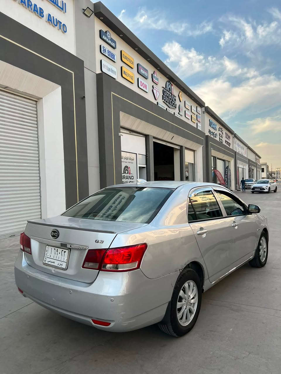 سيارة BYD G3 موديل 13 فول مواصفات  فتحه سقف تشغيل بصمه بواب بصمه تبريد ثلج شرط   محرك 16 بيها أثر صرف رقم نينوى ما مطلوبه كاربون موجود ما بيها صبغ بيها طخات بسيطه مال بارد طخم تايرات جدد وباتري جديد الشراي  يتصل ***********
