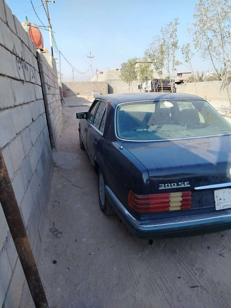 السلام عليكم مارسيدس للبيع العنوان البصره رقم بغداد سنويه صاقطه شرط مداور راعيه بالعماره السياره مصبوغه عام دواخل حلوه محوره مكينه ٣٠٠٠ بطه جديده السعر 35$ورقه بيه مجال اتصل بالخدمه ***********
