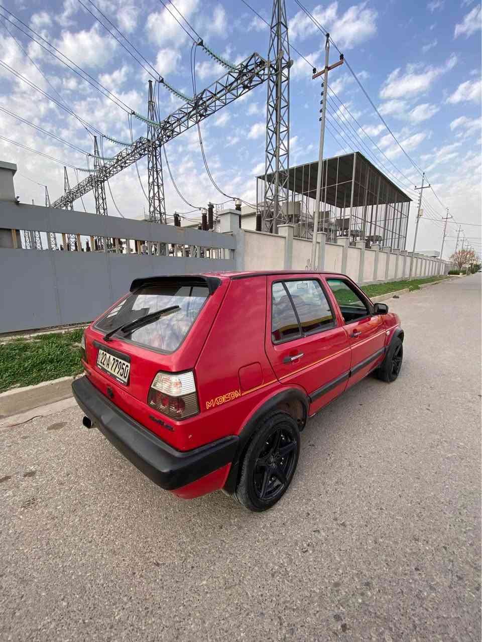 Slaw 
كولف 1990 مةكينه جوار بستن كير عادي 
سيارةكة زور خةوينه سبوغ عامه بو جواني 
سيارةكة زور جوانه و سبورته سعري 33مجالى كةم 

كولف موديل ١٩٩٠ مكينه اربع سلندر كير عادي بلادي 
سيارة كلش حلوه ورياضيه سعر 33 مجال قليل 
*********** أربيل, العراق
