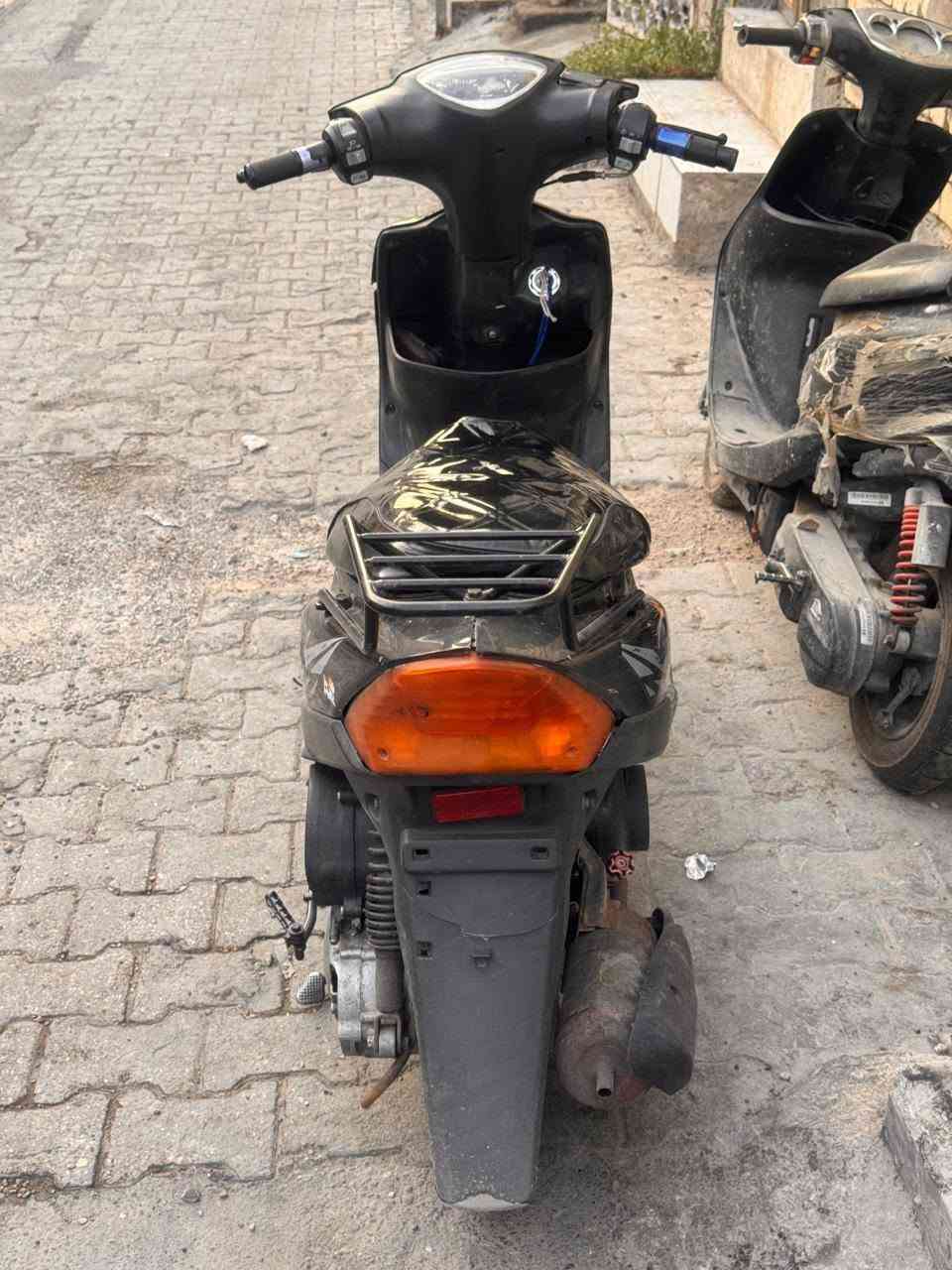 ماكس عدلة نضيفة ومرتبة سعره 600 بيها مجال
***********

***********
