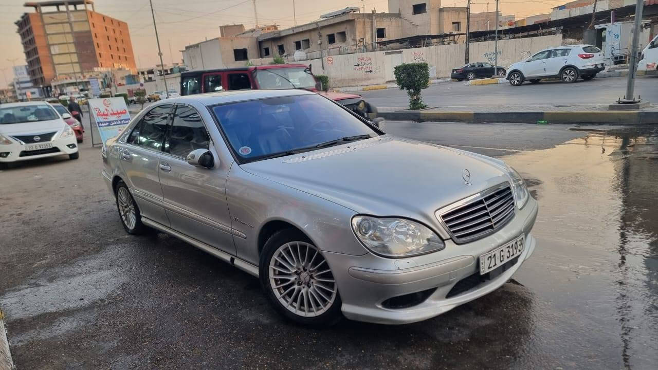 السلام عليكم
مارسيدس غواصة 2003 s500 باب قصير 
سيارة جديدة كشرها نظيف مابيها صبغ عدا البنيد ودعامية اثر جراد
إشاير ترحيب بصمة 
تدفئة بالكشنات هيتر بالستيرن كشنات كهربائي امامي جنطة شفط جوبلس حدادية تبريد شغال جديدة السيارة بأسمي 
***********
السعر 130
