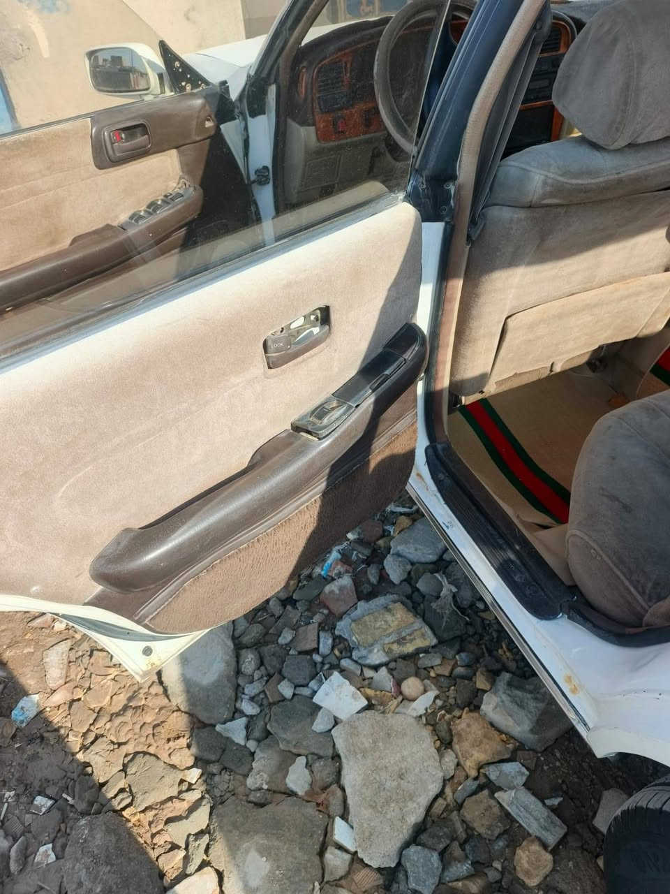 شيزر للبيع موديل ١٩٩١ سياره جاهزه كفاله كير محرك  حداديه تبريد سعر ٣٥ وبيها مجال سنويه نافذه ***********
