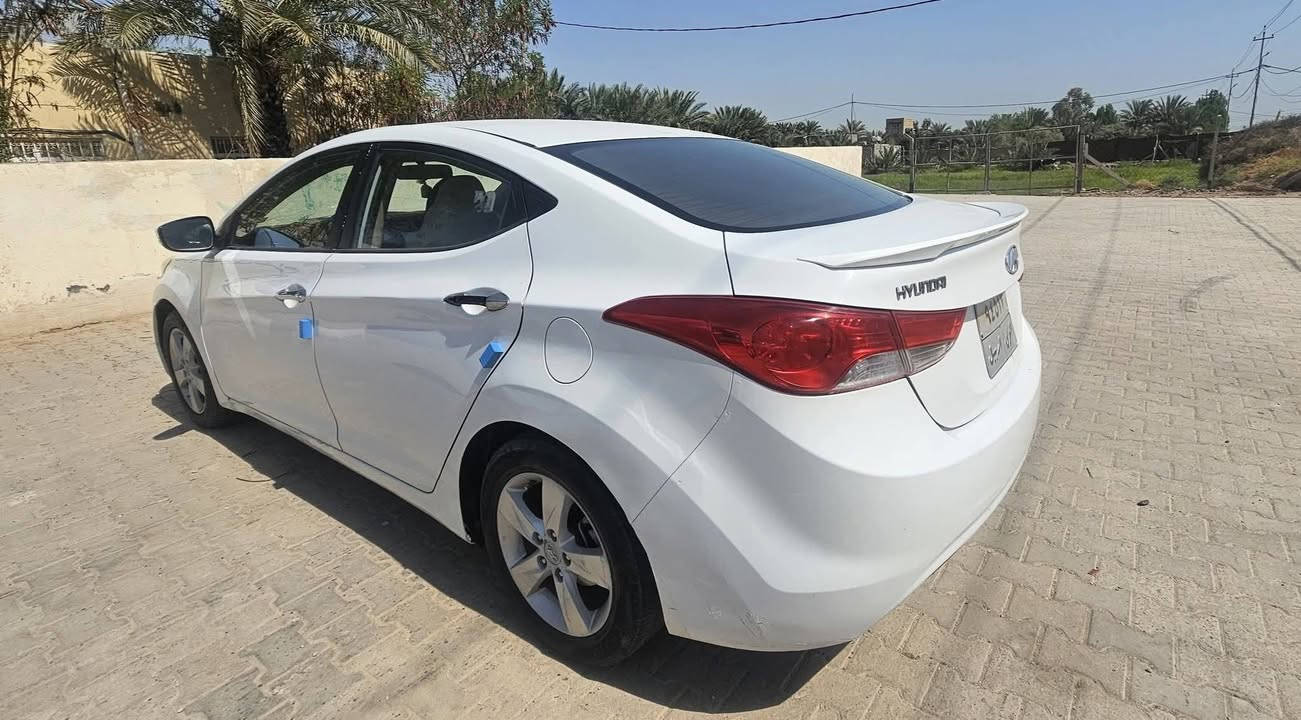 النترا ٢٠١٢ مكفولة كفالة عامة 
مكينة نظيفة ١٨٠٠ 
تبريد جديد 
سيارة نظيفة 
باقي المواصفات والسعر الاتصال على الرقم 
***********
