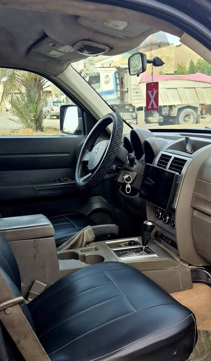 سلام عليكم 
دوج نترو مديل 2007  مكينه كير تبريد خير من الله مكينته الاصليه مصبوغه حزام لجماليه السعر 65 بيه مجال للطيبين 
بغداد البلديات الهاتف *********** 
ملاحظة مكلف بالنشر اتصال او واتساب فقط
