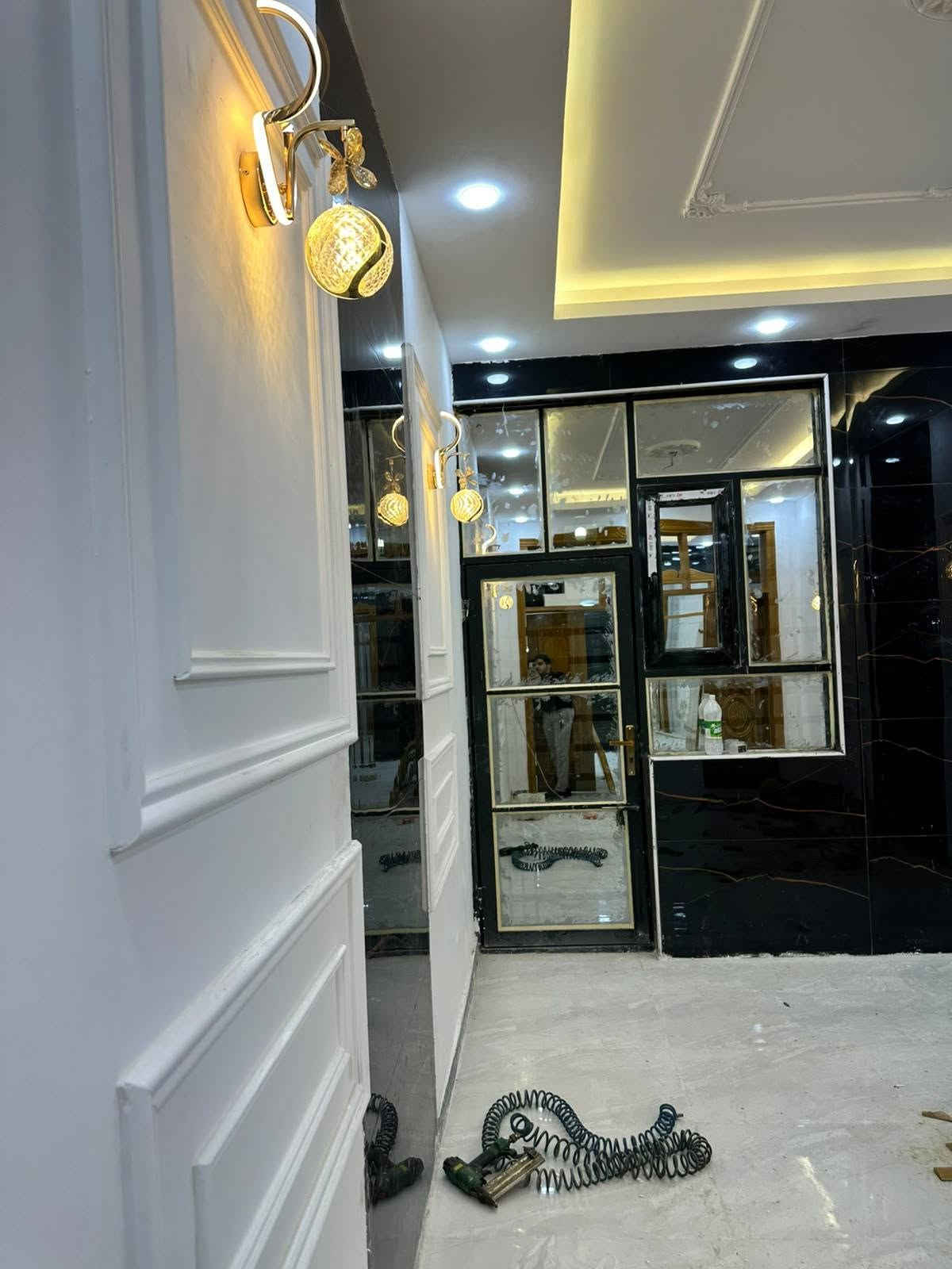 بيت 100 متر طابقين شارع 15 وساحه بمنطقة 56
السعر 117 وبيه مجال 
تواصل ***********
