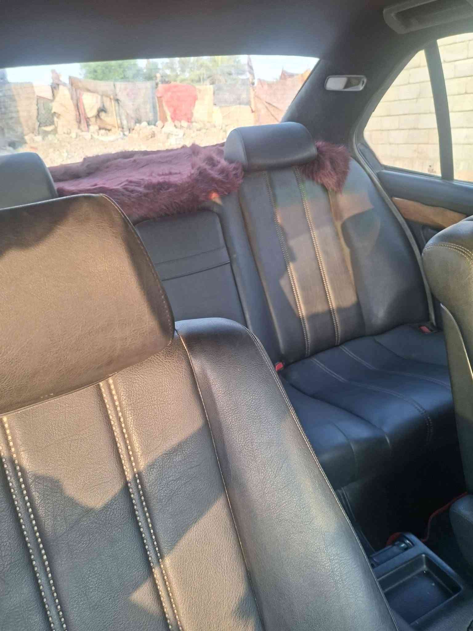 السلام عليكم سيارة للبيع بي أم مديل 2000محرك فانوس مسكر سيارة جاهزة حداده تبريد تخم تاير سيارة صبغ جمالي فقط للأستفسار على هاذه رقم ***********

