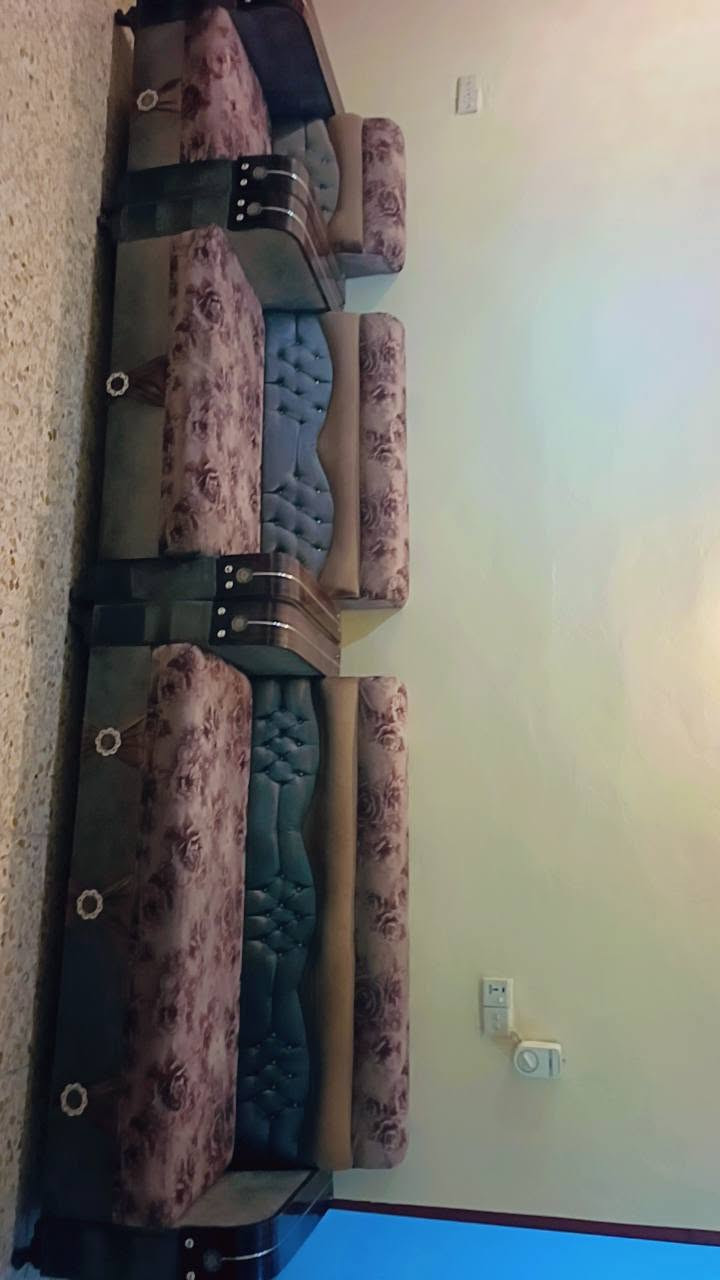 سلام عليكم 
تخم عراقي تزكام 10 مقاعد تخم نضيف لا كسر بي ولا اي شي نضافه 90 
بغداد المعامل 
*********** 
السعر 225 بي مجال
