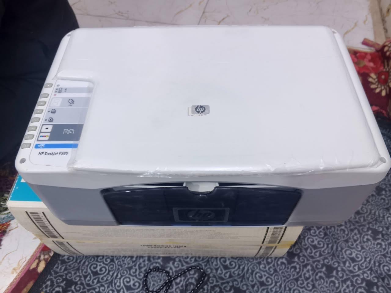 hp deskjet F38 (hp)سلام عليكم طابعه البيع من شركه 
شغاله ما مستعمله ولا مره بس بيه نقص كادرجات مال الاوان سعرهن 30 الاف تبقه تطبع ملون وعادي وصور هم 
سعره 50 قفل 
مكاني ناصريه طريق ياحسين 
الرقم ***********
