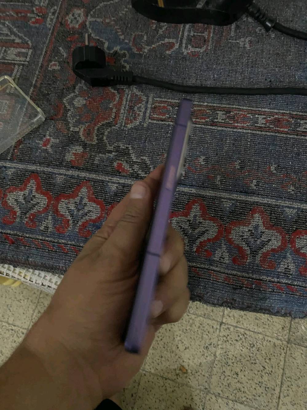 انفنكس نوت 50 برو بلس شاشه بيهه شخوط صغيره ما تبين من تخلي لزكه السعر ٣٥٠ الف وبي مجال شويه للشراي او اراوس نفس الجهاز بس اريده كلش نضيف ما يهمني الون ونطي فرق  الجهاز بدون ملحقات مكاني بغداد المنصور