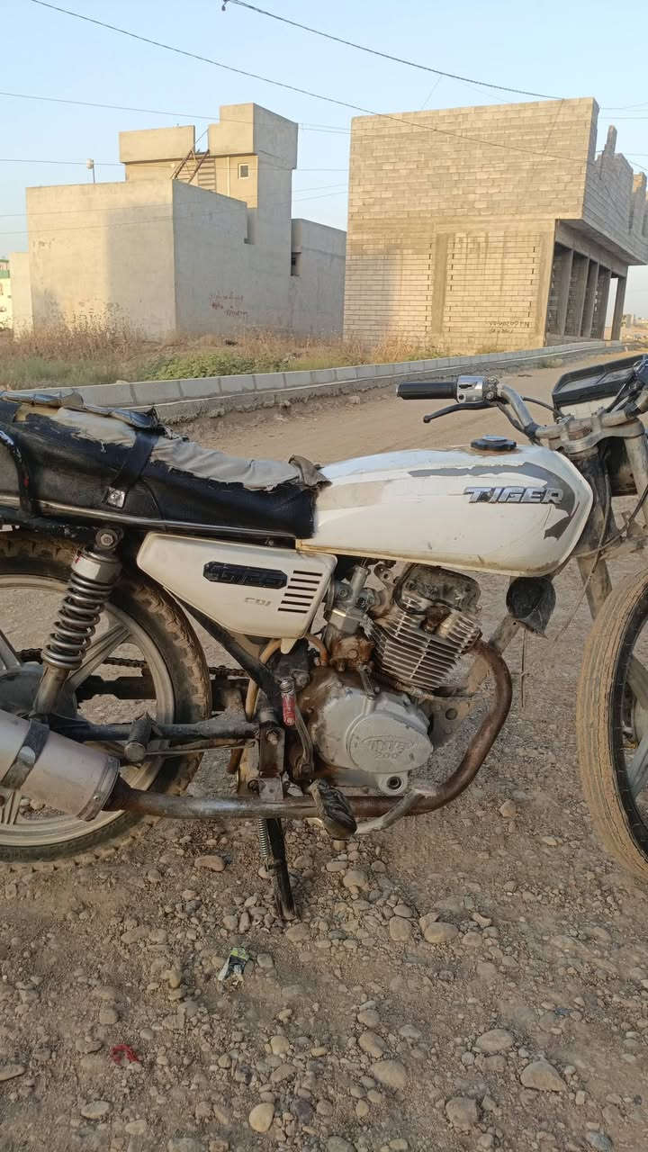 ايراني5كير للبيع السعر 200
شغال كامل شرط وايرمنيه شقاله كامل مكاني حي التعليم 
*********** واتساب موجود
