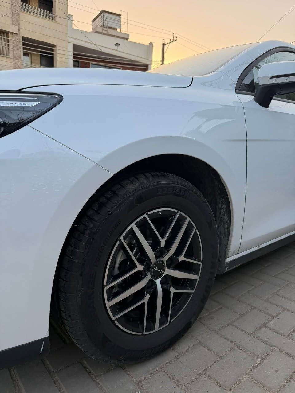 السلام عليكم 
للبيع   BYD
موديل 2025
ماشيه 7000k
سياره كفاله عامه 
رقم بغداد
***********

