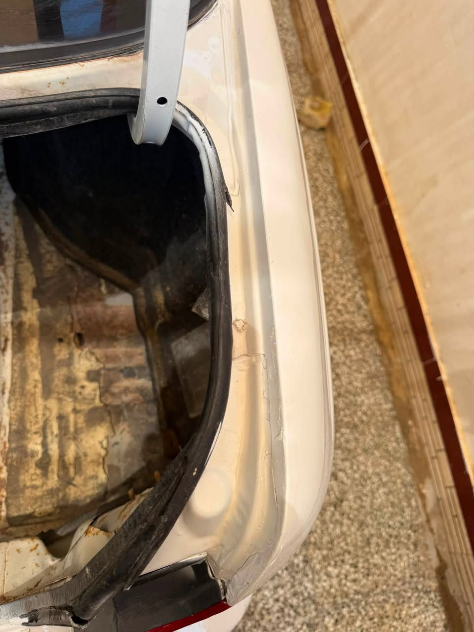 يالله انتره موديل 95 محرك وكير مكفولات لا تنقيص ولا تبخير السياره مصبوقه بس جماليه تخم تاير صدر امامي خلفي فول نضافه  شرط التحويل  سنويه وهزه مجددات الى ٢٩ رقم انكليزي  بغداد العنوان الخالص السود السعر.   28   وبيه مجال  التصال***********   اسيا ***********
