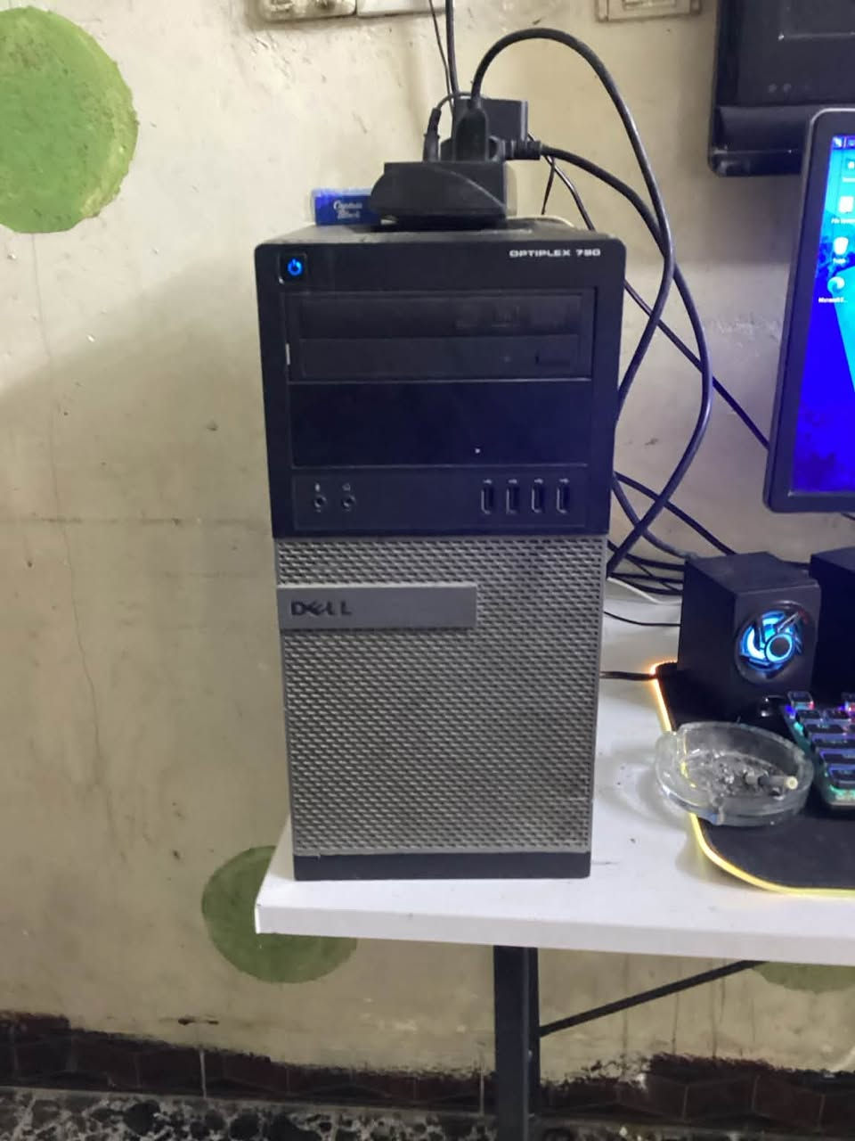 بيسي Dell OptiPlex للبيع — مناسب للألعاب الخفيفة والاستخدام اليومي
المواصفات:

* 🔹 CPU: Intel Core i3 الجيل الثالث
* 🔹 GPU: NVIDIA GT 1030
* 🔹 RAM: 4GB DDR3
* 🔹 Motherboard: Dell OptiPlex
* 🔹 Storage: HDD 500GB
* 🔹 Power Supply: 265W
* 🔹 Case: Dell OptiPlex

الجهاز مستعمل ونظيف وحالته جيدة، شغال بشكل طبيعي.

📍 الموقع: بغداد – الرحمانية / الشعلة
🚫 لا يوجد توصيل
🔍 الفحص متوفر قبل الشراء

💰 السعر: [ 75,000]
التواصل خاص أو على الرقم: [***********]
